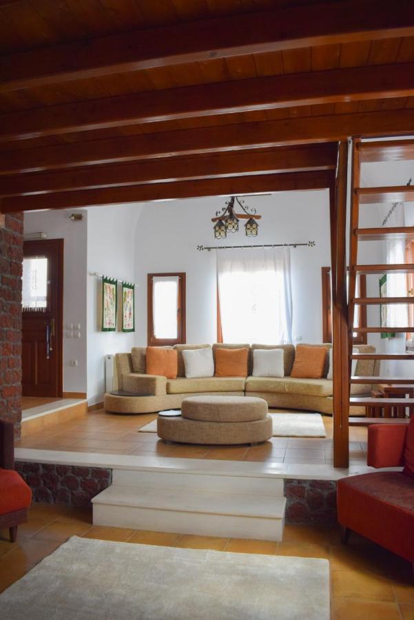 Sunshine House For 9, Cozy Set Up,Verandas, Sea View. Karterádosz Kültér fotó
