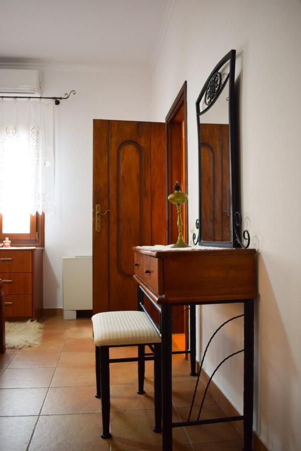 Sunshine House For 9, Cozy Set Up,Verandas, Sea View. Karterádosz Kültér fotó