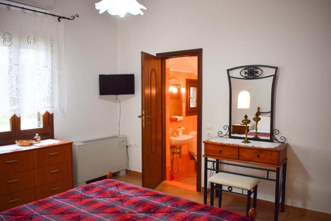 Sunshine House For 9, Cozy Set Up,Verandas, Sea View. Karterádosz Kültér fotó