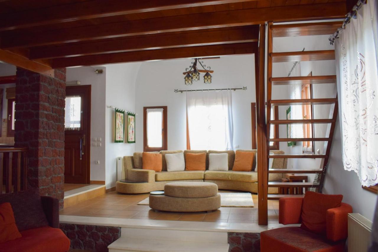 Sunshine House For 9, Cozy Set Up,Verandas, Sea View. Karterádosz Kültér fotó