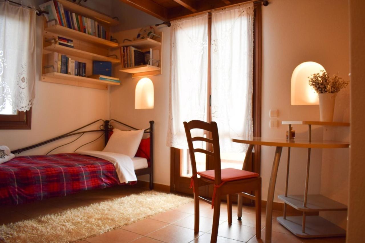 Sunshine House For 9, Cozy Set Up,Verandas, Sea View. Karterádosz Kültér fotó