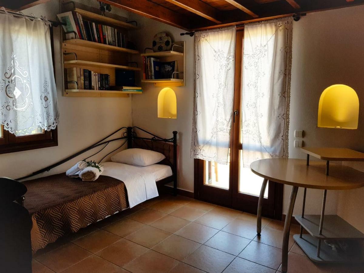 Sunshine House For 9, Cozy Set Up,Verandas, Sea View. Karterádosz Kültér fotó